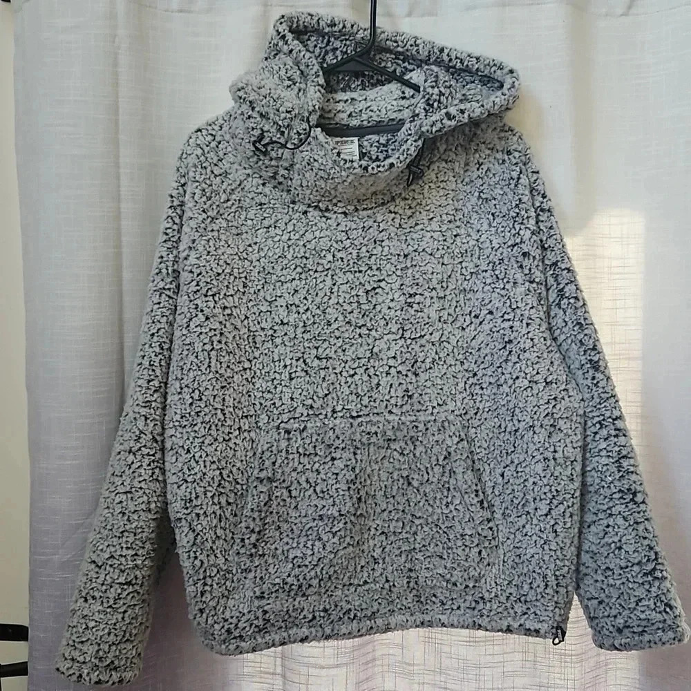 VS PINK FLEECE SWEATER
